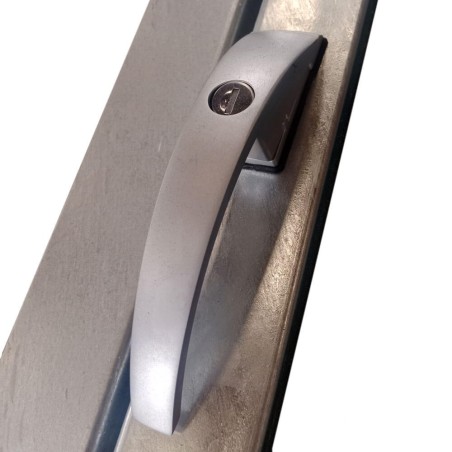 Fenêtre verre securit avec barreaux