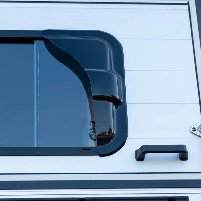 Déflecteur droit fumé pour fenêtre 400x500