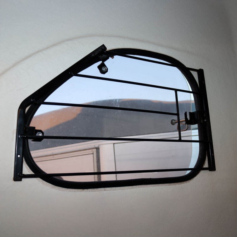 Grille de hublot droit